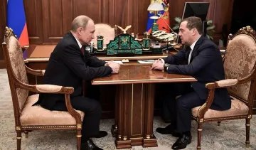 Путин прати в оставка кабинета на Медведев