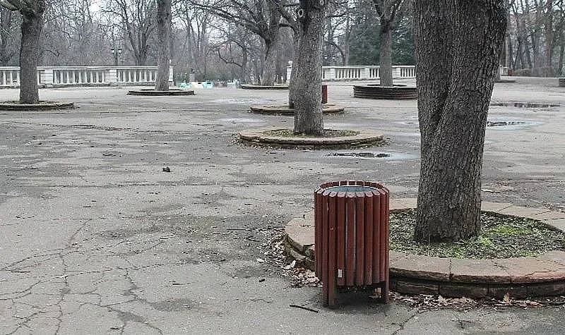 Ремонтират нови части от Борисовата градина