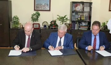 Гешев подписа за борба с насилието над медици