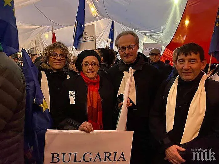 Защо Лозан Панов отиде във Варшава