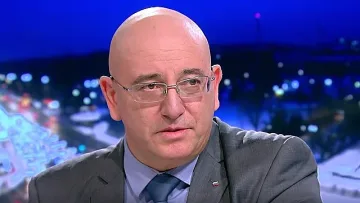 И Ревизоро в рулетката за наследник на Нено