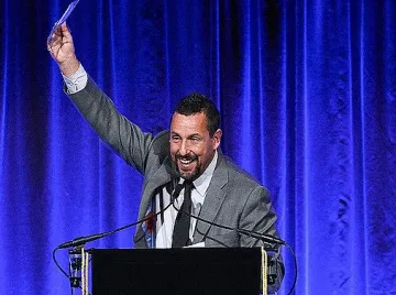 Адам Сандлър с първа награда в кариерата си