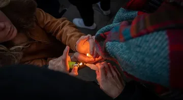 Бдение в Торонто за загиналите в самолетната катастрофа