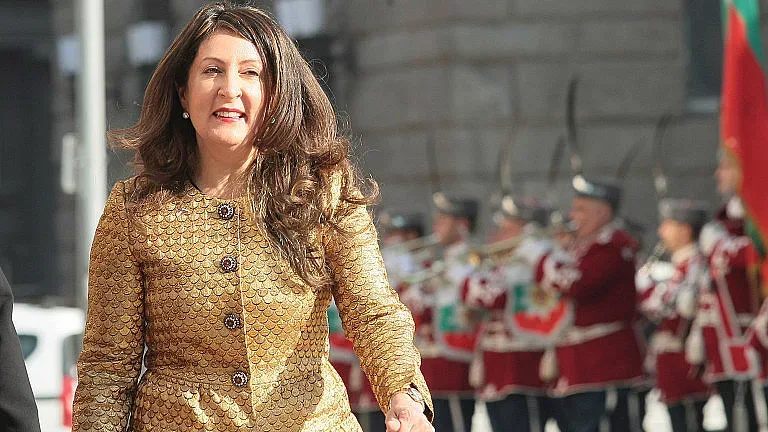 Кадифената политика на посланик Мустафа