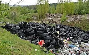 Хиляди гуми отлежават в сметище край Хасково    