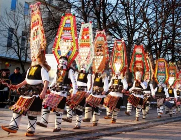 Отмениха фестивала "Сурва" в Перник