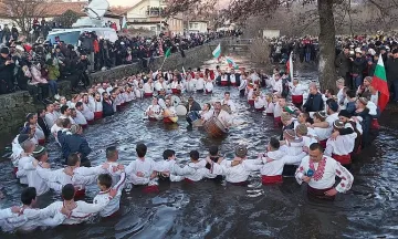 Леденото хоро се изви в Тунджа