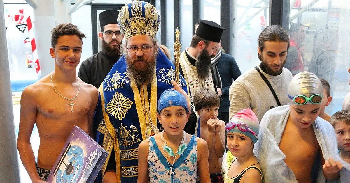 Поликарп хвърли 3 пъти кръста