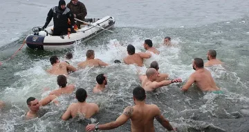 15 смелчаци ще скачат за кръста в Разград