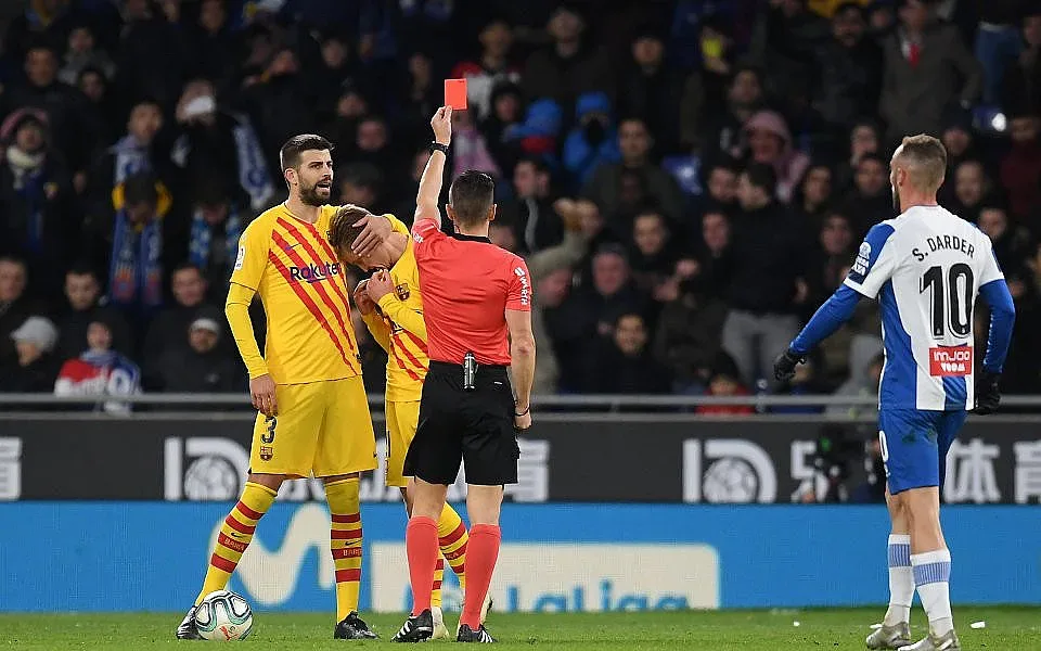 Последният в Испания спря Барселона