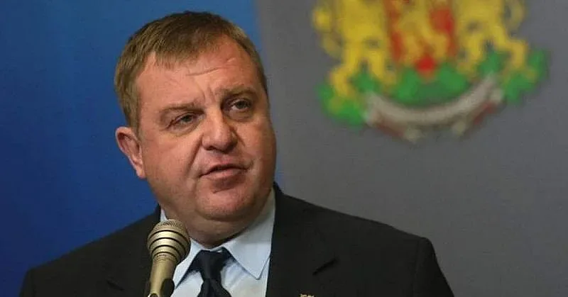 Каракачанов: Сърбия се превъоръжава