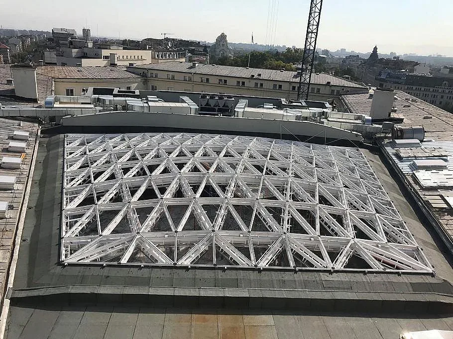 Депутатите се местят в нова пленарна зала