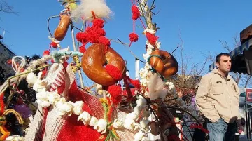 Новата година започва с Васильовден и Сурваки