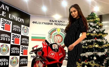 Синът на Аня Пенчева очаква първото си дете