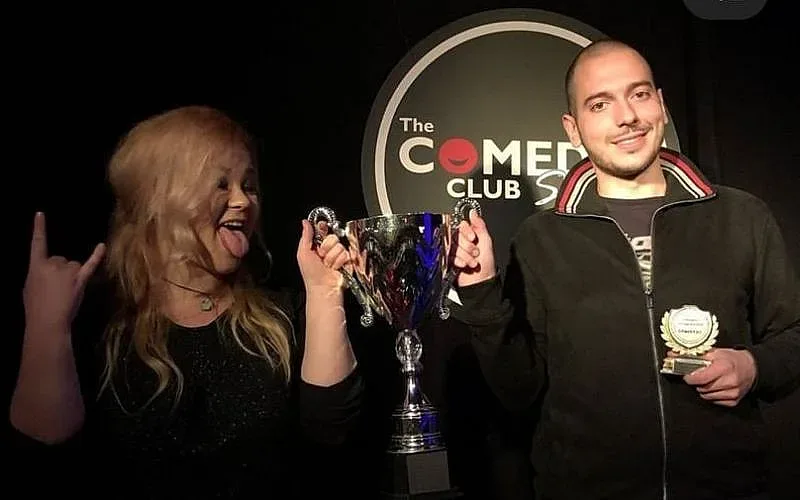 Гръцки комедиант заема мястото на Слави в бТВ