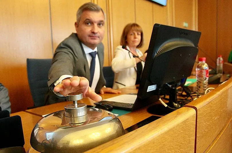 Вижте кои данъци и такси се повишават в София