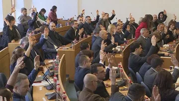 Общинарите в София решават данъците днес