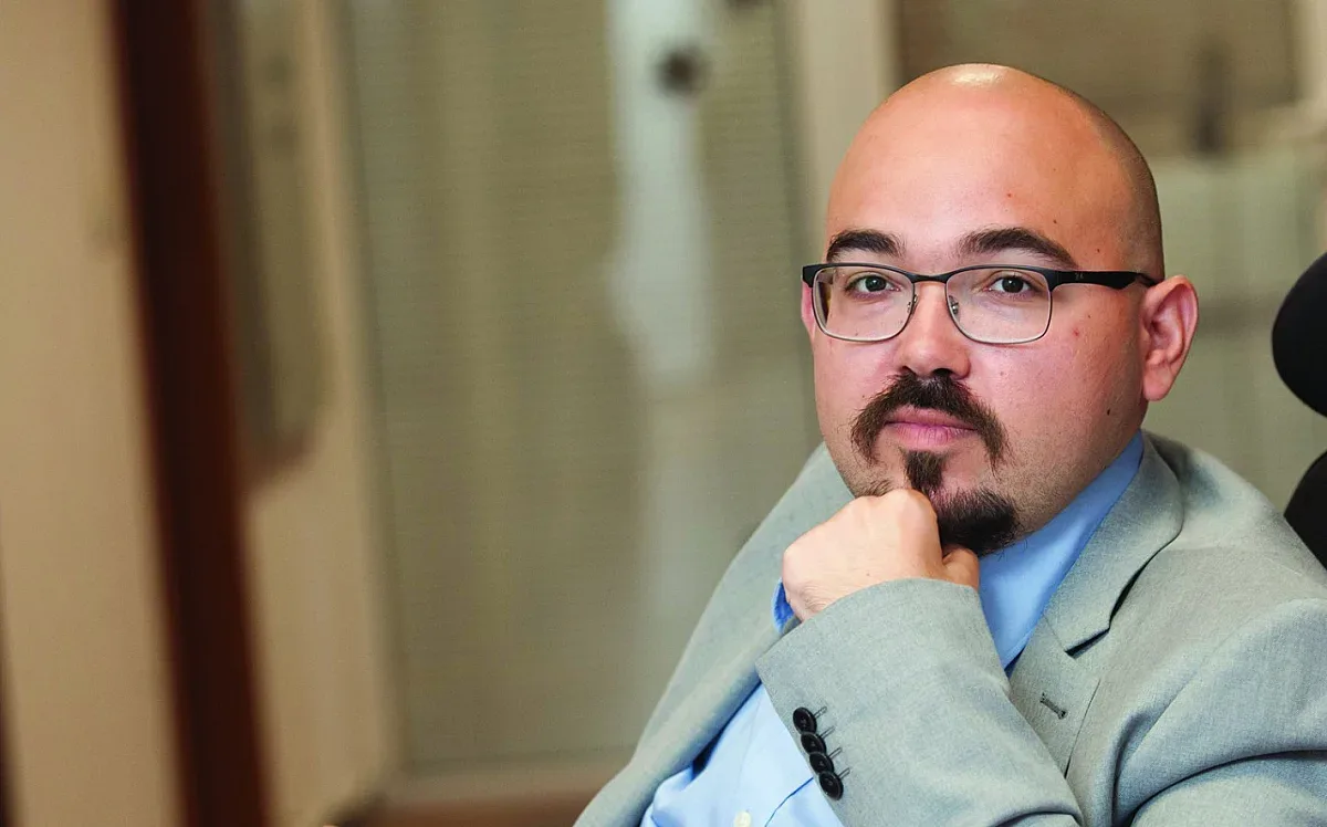 Д-р Петър Кичашки пред СТАНДАРТ: Бутафорията около Доган е гротеска