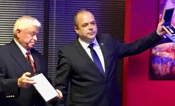 Външно отличи Шефкет Чападжиев за заслуги