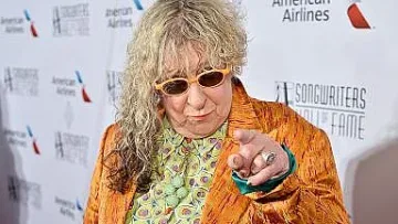 Почина авторката на  песента на „Приятели“        