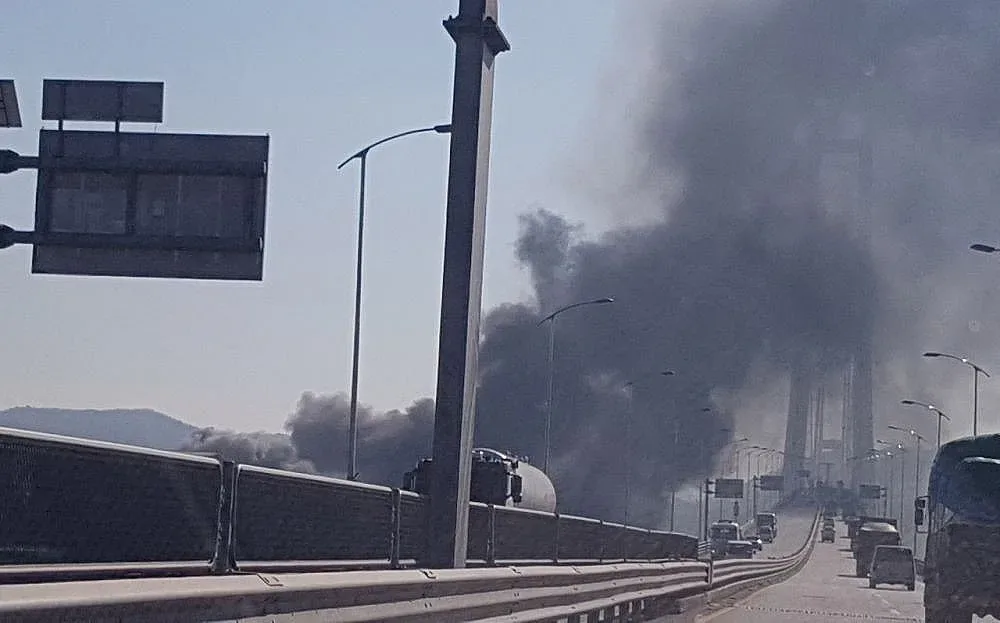 Взрив в южнокорейски завод, петима ранени