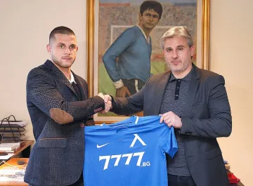 Деян Лозев подписа за 3 години с Левски