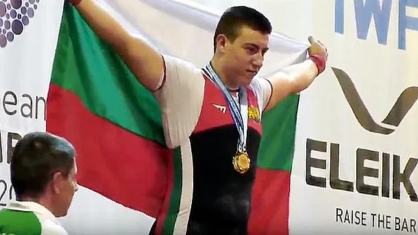 Наш щангист с 3 медала в Катар