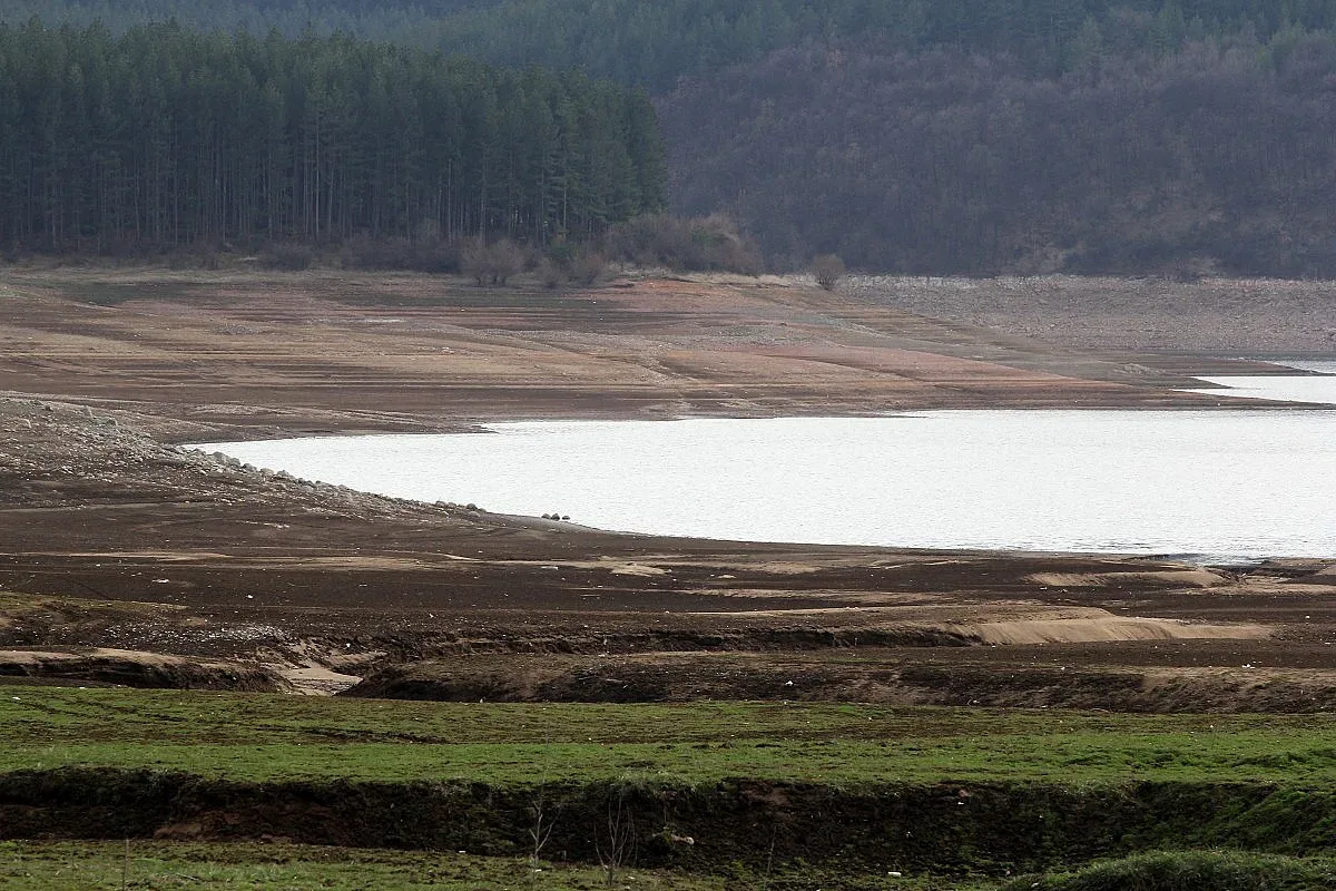 Язовир „Студена“ продължава да губи обем