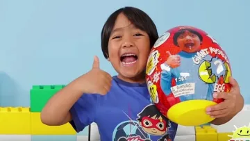 8-годишен спечели  26 млн. долара от You tube