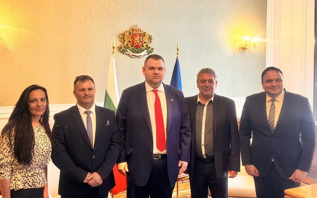 Пеевски прие трима кметове в стратегията за ново начало на регионите