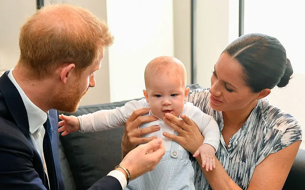 Хари и Меган се спасяват за Коледа