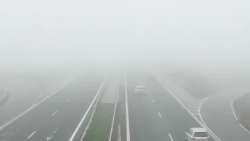 Колони към границата,  мъгла мъчи шофьорите