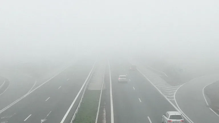 Колони към границата,  мъгла мъчи шофьорите