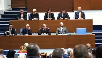 Кабинетът "Желязков" оцеля при втория вот на недоверие