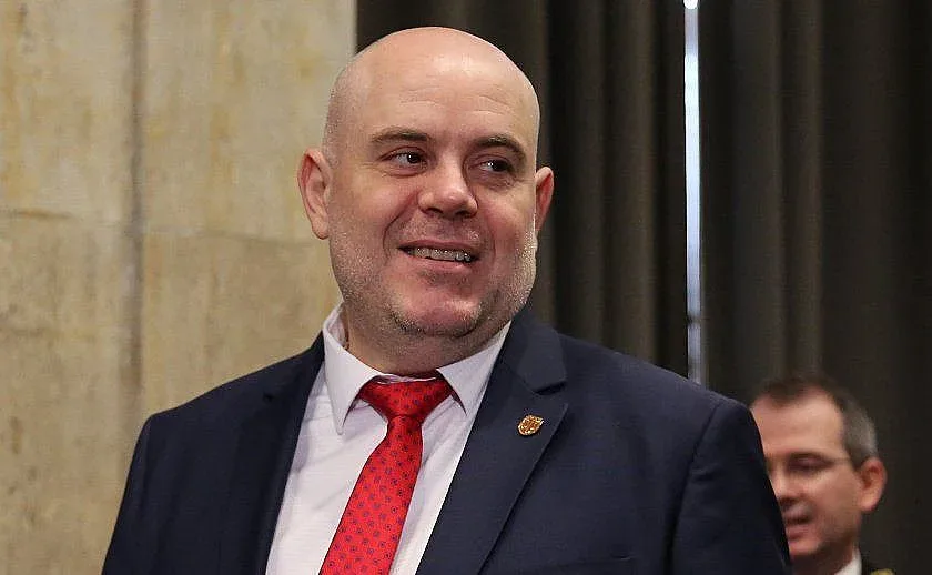 Гешев си подари театрална вечер за рождения ден