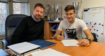 Талант подписа с Левски