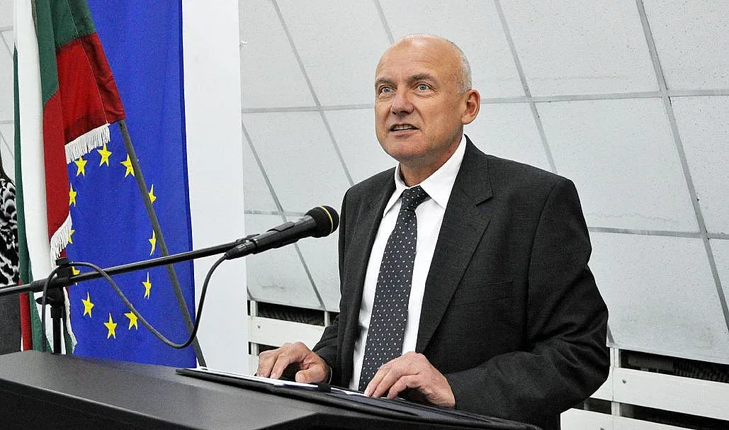 Проф. Николай Изов е новият ректор на НСА