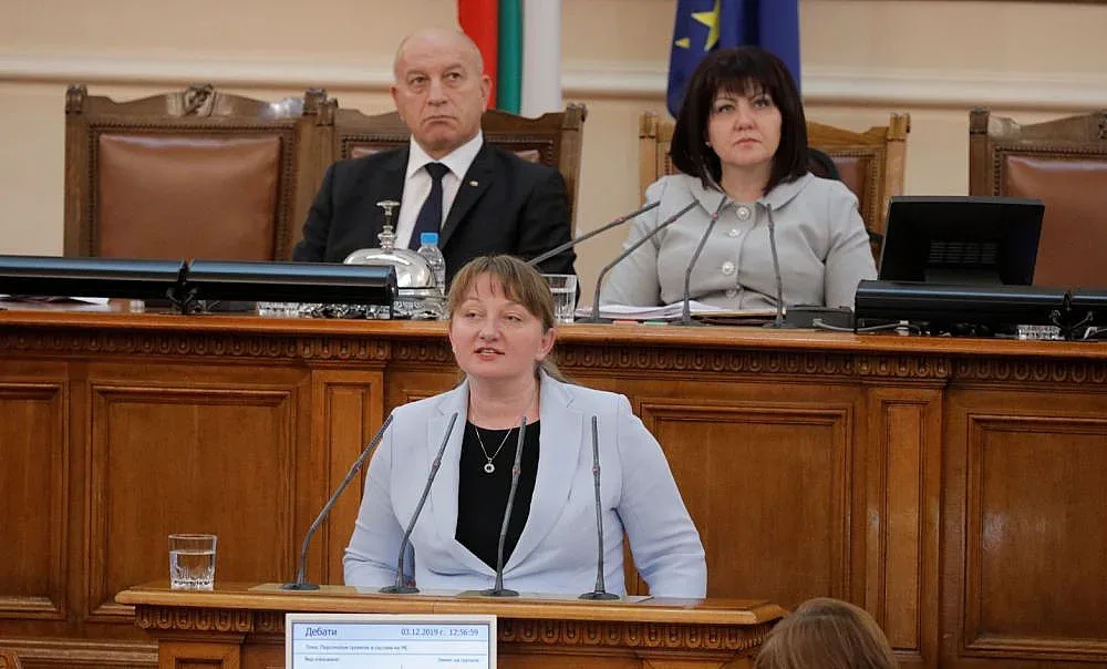 Сачева: Не провеждаме антисемейни политики