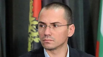 Джамбазки се извини за расизма