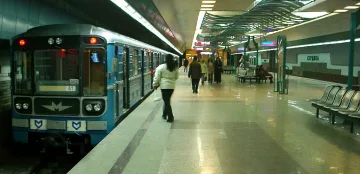 Тестват част от новото метро