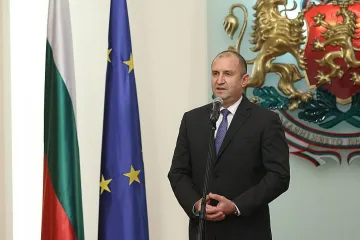 Радев: Не се посяга произволно на Конституцията