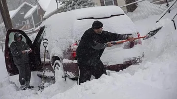 Шест жертви взе гигантска зимна буря в САЩ