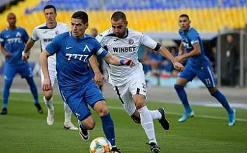 Левски удържа второто място