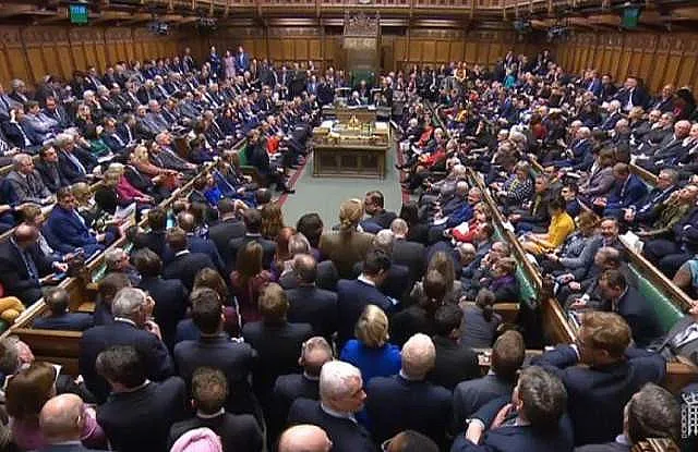 Все повече депутатки в британския парламент