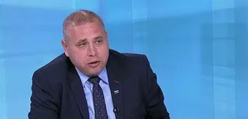 Веригите приковават БГ производителя за стената