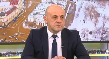 Дончев за Радев: Да флиртуваш с хейта е опасно