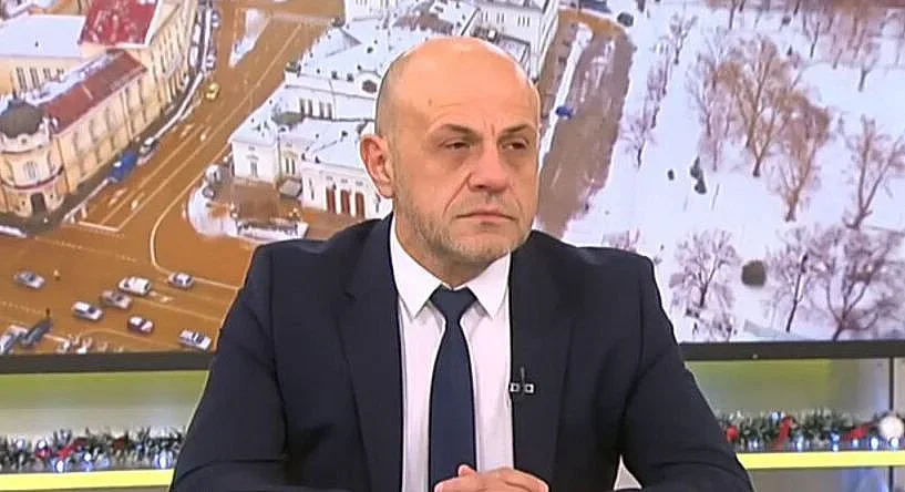 Дончев за Радев: Да флиртуваш с хейта е опасно