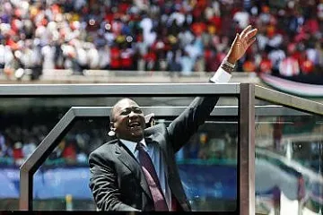 Мъж спря президенски кортеж, моли за работа