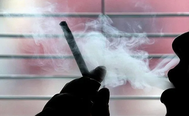 Разрешават пушенето  на летищата в Русия