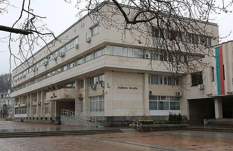 Разследват насилие над дете в ясла в Ловеч